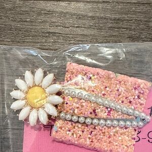 Floral Pearl Daisy Hair Clip - White and Yellow